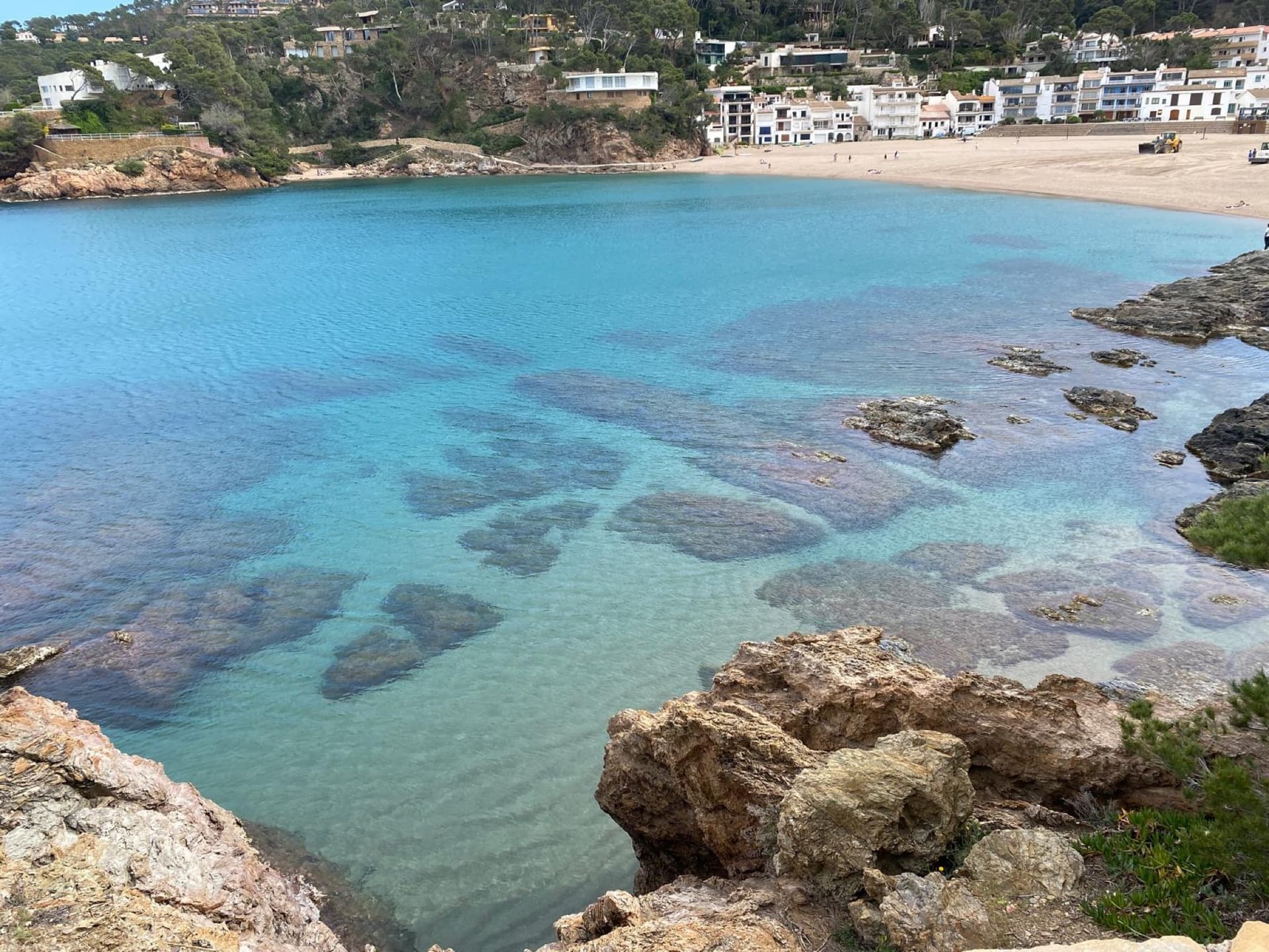 Aparthotel Arenal - Crique de la Costa Brava, eau turquoise et rochers